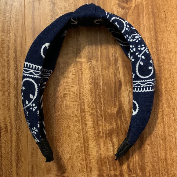 Headband- (can bundle 3 for $15) - Picture 3 of 4